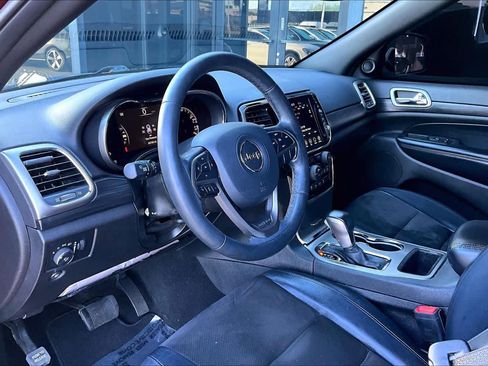 Used 2020 Jeep Grand Cherokee Altitude image 16