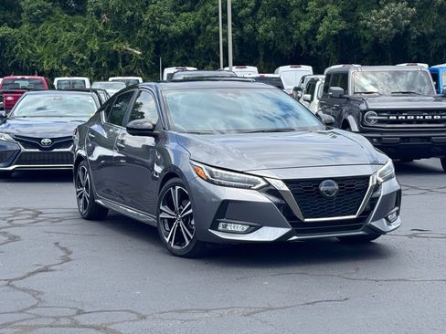 Used 2023 Nissan Sentra SR w/ SR Premium Package FWD image 1