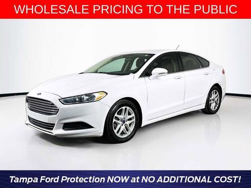 Used 2016 Ford Fusion SE image 1