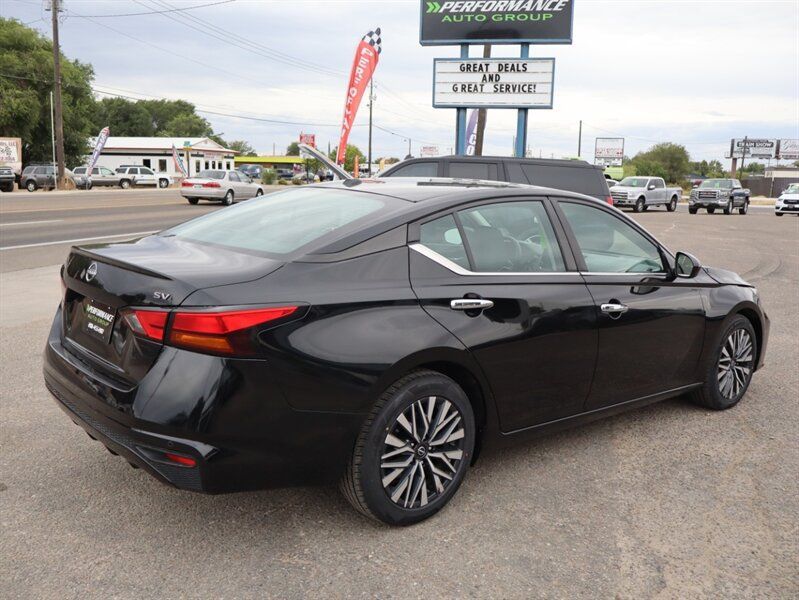 Used 2023 Nissan Altima 2.5 SV FWD image 7