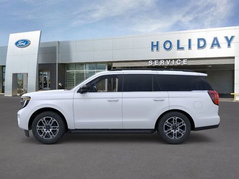 New 2026 Ford Expedition Active image 3