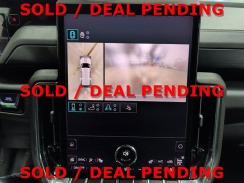 Used 2025 GMC Yukon Denali w/ Sun & Power Step Package image 15