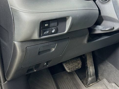 Used 2020 Toyota Highlander Limited FWD image 10