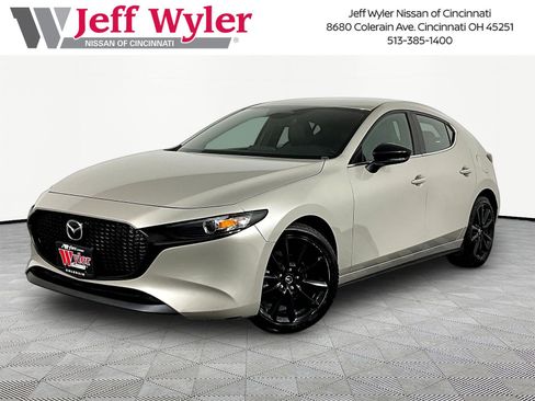 Used 2024 MAZDA MAZDA3 s FWD image 1