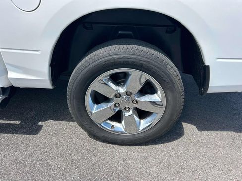 Used 2018 RAM 1500 Express w/ Express Value Package AWD/4WD image 15