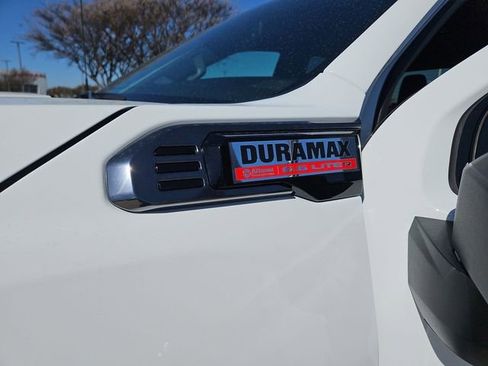 Used 2025 GMC Sierra 2500 AT4 image 31