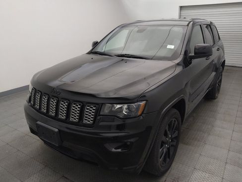 Used 2019 Jeep Grand Cherokee Altitude RWD image 15