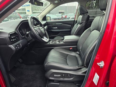 Certified 2025 Honda Pilot Elite image 3