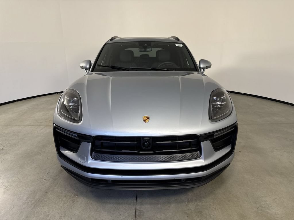 Certified 2026 Porsche Macan AWD/4WD image 10