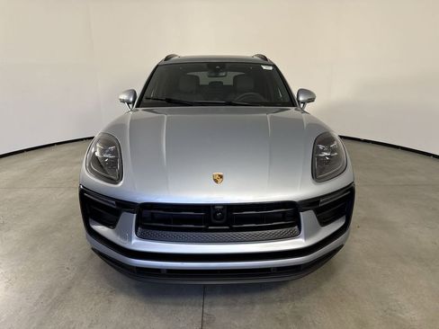 Certified 2026 Porsche Macan AWD/4WD image 10