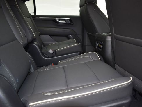 New 2025 Chevrolet Suburban Premier image 22