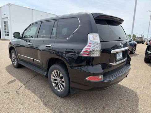 Used 2016 Lexus GX 460 Luxury w/ Preferred Accessory Package AWD/4WD image 4