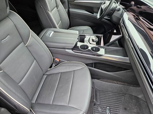 Certified 2025 Cadillac Escalade Sport w/ LPO, Floor Liner Package image 16