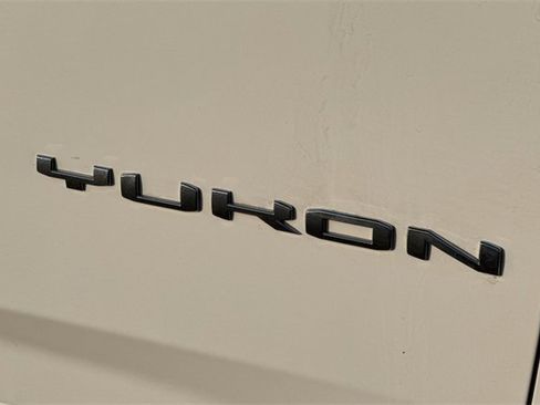 Used 2023 GMC Yukon SLT image 49