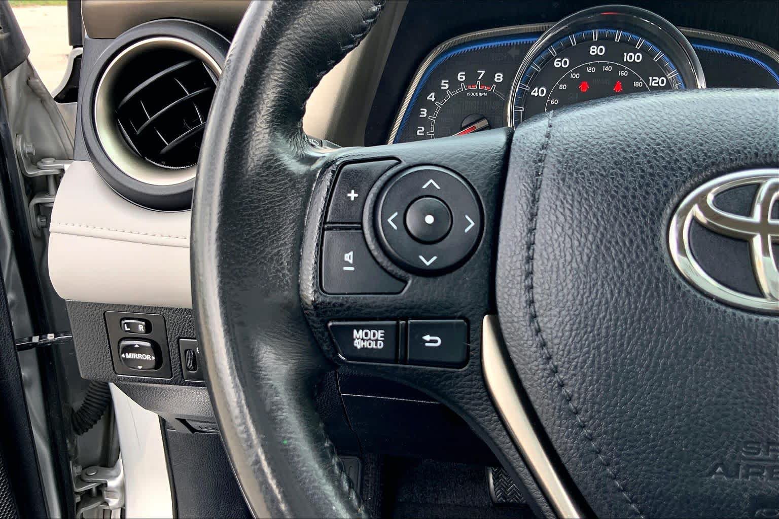 Used 2013 Toyota RAV4 Limited FWD image 23