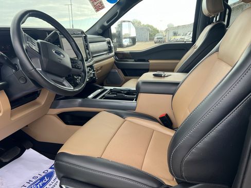 Used 2024 Ford F250 Lariat w/ Chrome Package image 21