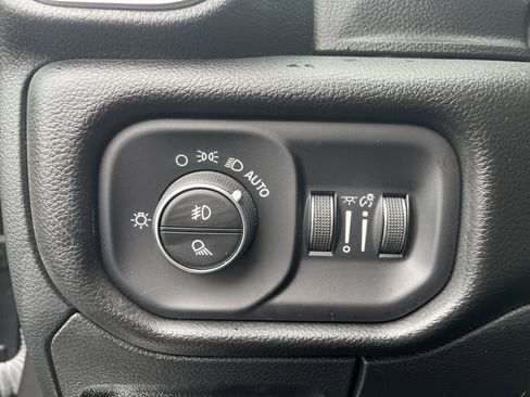 Used 2023 RAM 1500 Laramie image 32