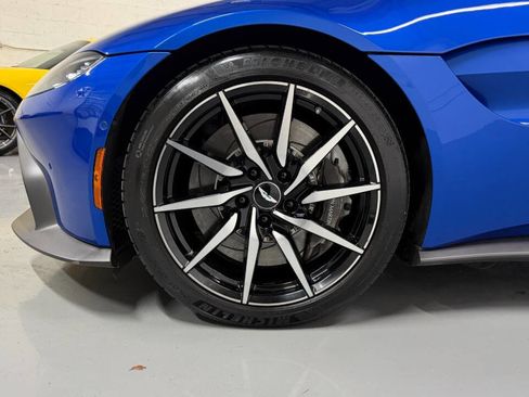 Used 2020 Aston Martin V8 Vantage Coupe image 33