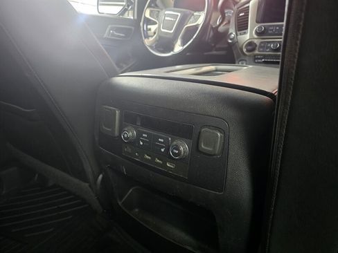 Used 2019 GMC Yukon Denali w/ Denali Ultimate Package AWD/4WD image 22