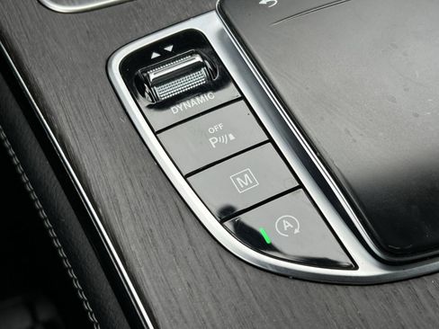 Used 2021 Mercedes-Benz GLC 300 4MATIC image 31