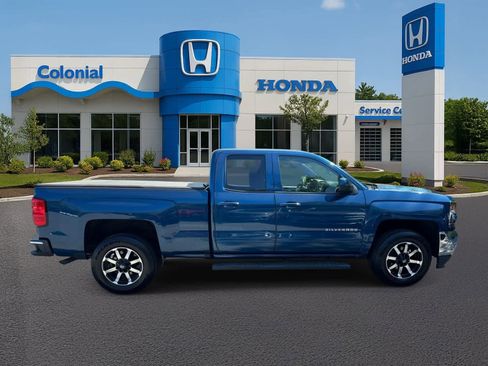Used 2018 Chevrolet Silverado 1500 LT w/ All Star Edition AWD/4WD image 8