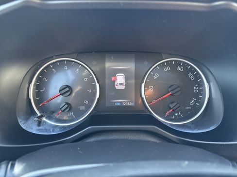 Used 2021 Toyota RAV4 XLE w/ Convenience Package AWD/4WD image 25