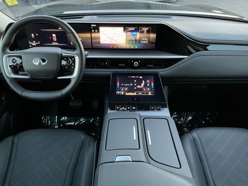 Used 2025 INFINITI QX80 Luxe w/ Cargo Package image 16