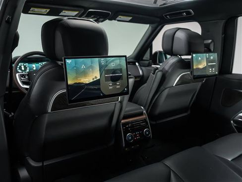 Used 2025 Land Rover Range Rover Long Wheelbase Autobiography image 17