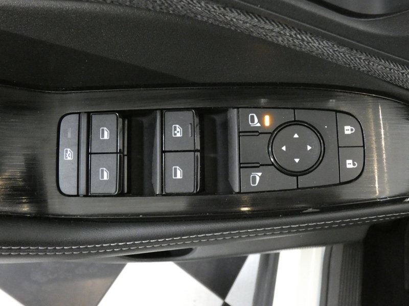 Used 2023 Nissan Rogue SV AWD/4WD image 17