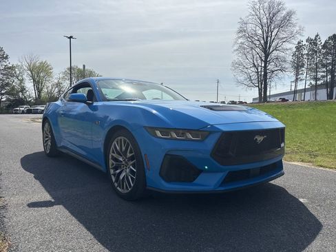 Used 2024 Ford Mustang GT Premium image 3