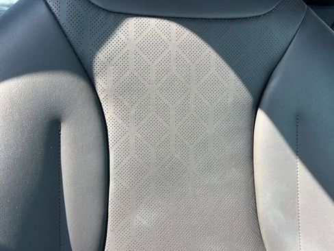 Certified 2024 Kia Carnival LX image 37