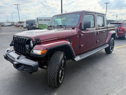 Used 2022 Jeep Gladiator Sport image 3