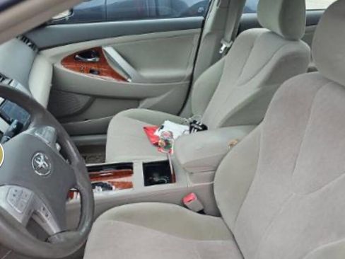 Used 2010 Toyota Camry XLE image 11