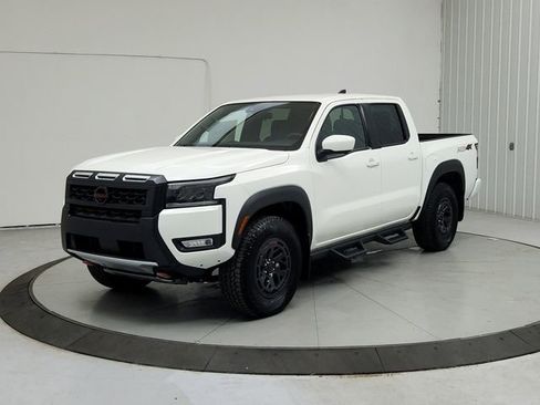 New 2026 Nissan Frontier PRO-4X w/ Pro-4x Convenience Package image 3