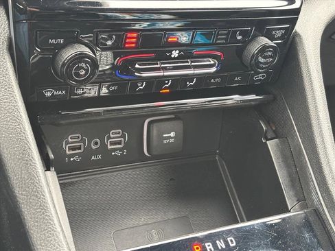 Used 2024 Jeep Grand Cherokee L Laredo image 17