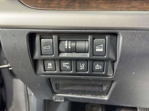 Used 2019 Subaru Outback 2.5i Limited AWD/4WD image 18