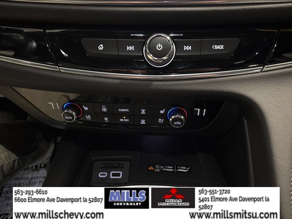 Used 2024 Buick Enclave Avenir w/ Avenir Technology Package AWD/4WD image 23