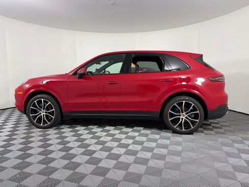 Certified 2023 Porsche Cayenne AWD/4WD image 2