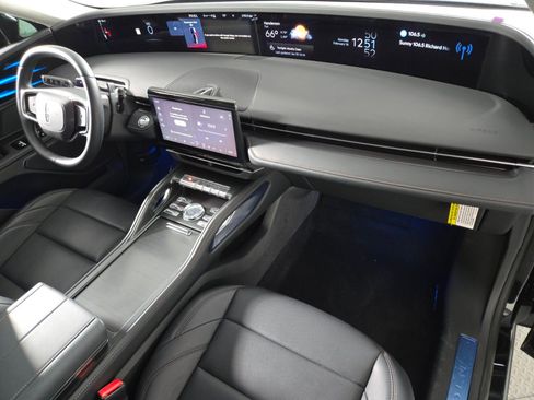 New 2026 Lincoln Nautilus Premier AWD/4WD image 19