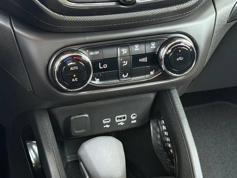 Used 2023 Chevrolet TrailBlazer LT w/ Convenience Package AWD/4WD image 19