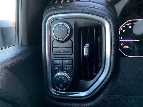 Used 2023 GMC Sierra 2500 SLE image 17