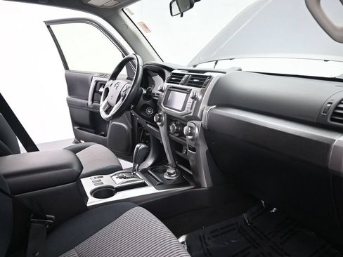 Used 2016 Toyota 4Runner SR5 AWD/4WD image 21