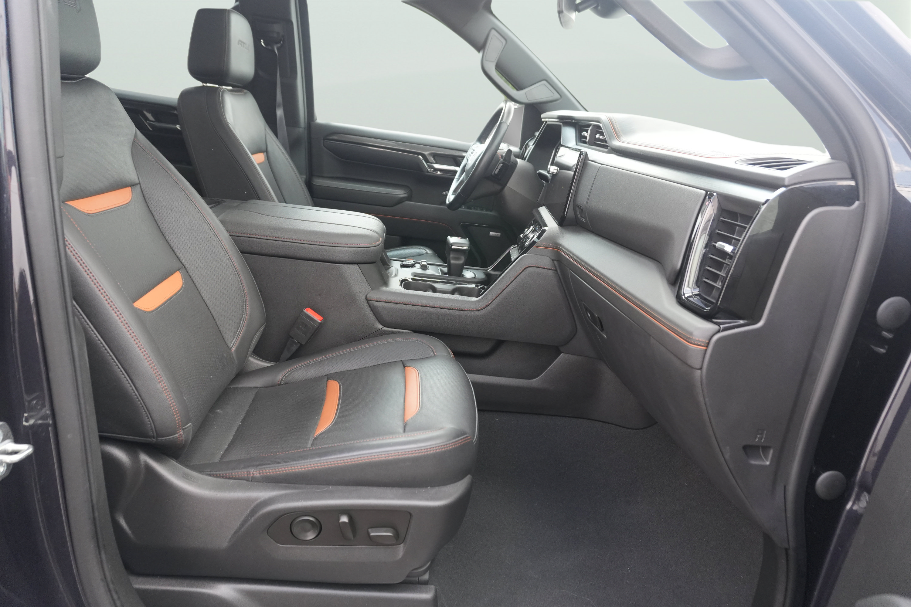 Used 2023 GMC Sierra 1500 AT4 w/ AT4 Premium Package AWD/4WD image 18