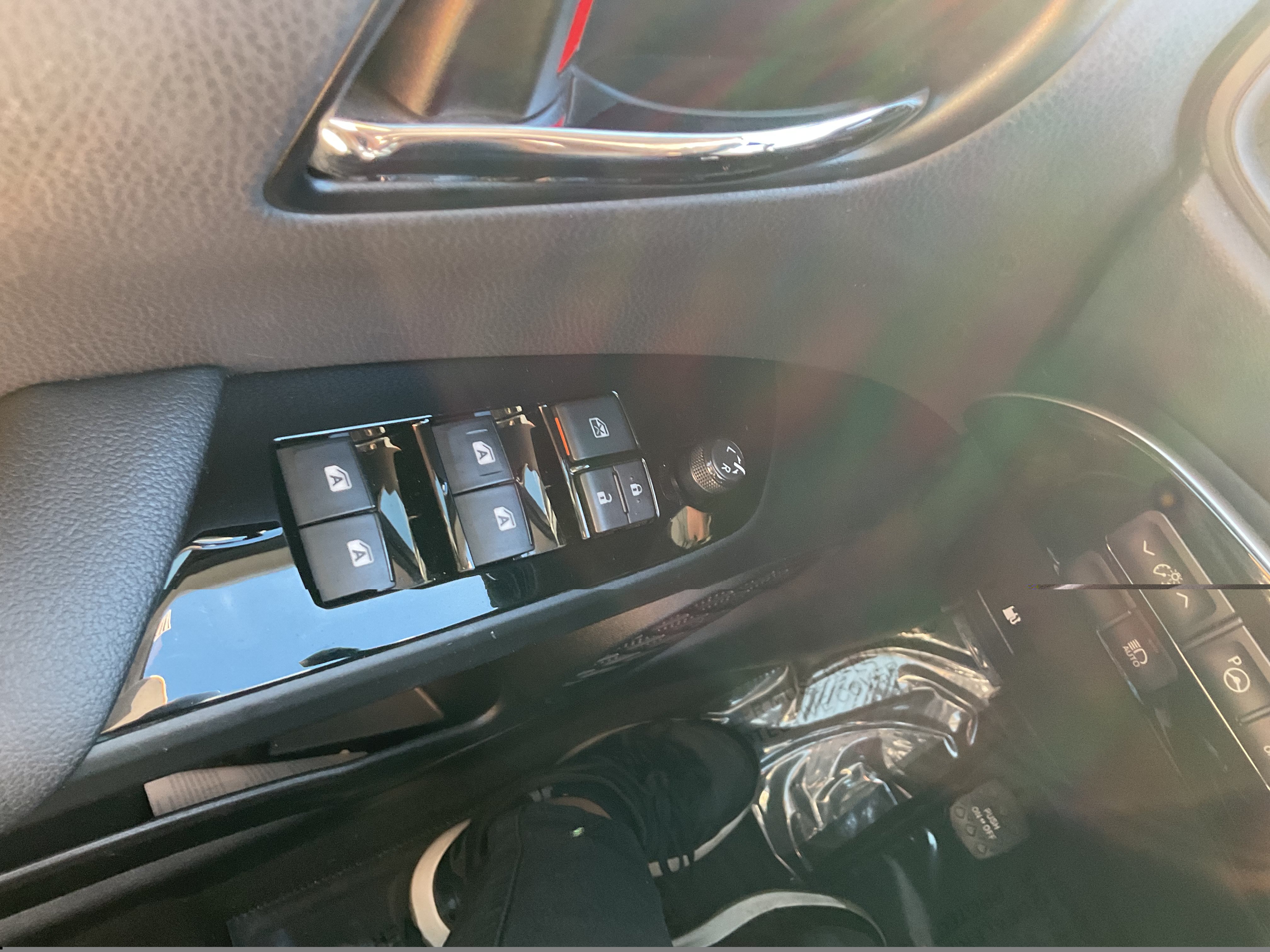 Used 2018 Toyota Prius Two w/ Prius Two Safety Plus Package FWD image 14