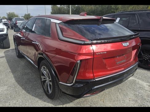 Used 2024 Cadillac Lyriq Luxury image 5