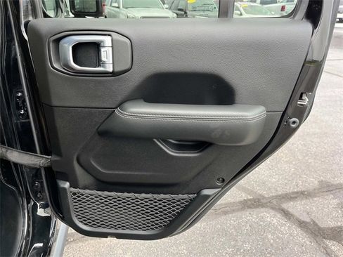 Used 2021 Jeep Wrangler Unlimited Rubicon image 23