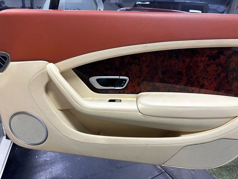 Used 2014 Bentley Continental GT image 22