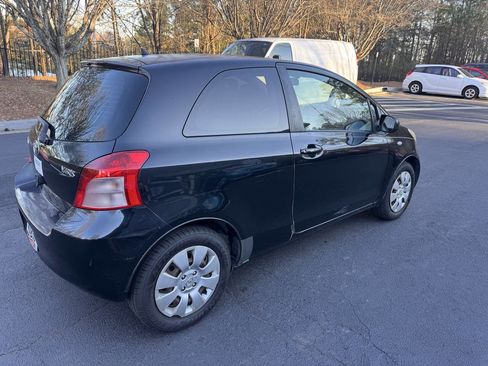 Used 2007 Toyota Yaris 2-Door Hatchback image 4