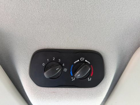 Used 2016 Ford Transit 350 XLT RWD image 15