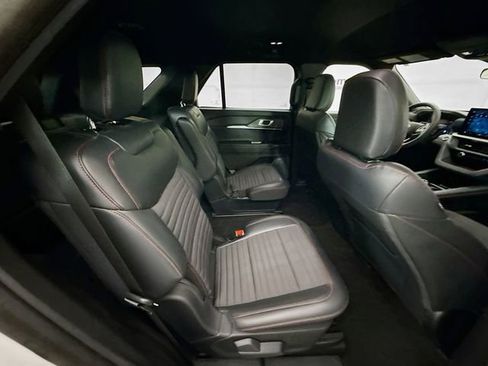 Used 2025 Ford Explorer ST-Line AWD/4WD image 29